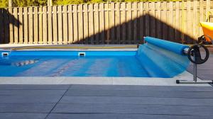 Installation de bâches et d'abris de piscines à Rives-en-Seine